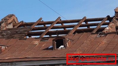 Odstránenie zastrešenia zo šikmej konštrukcie pred generálnym opravením