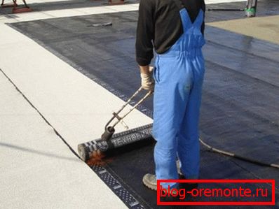 Po odstránení starého krytu je nový kryt