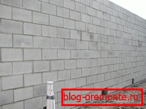 Bloky sú stohované s ofsetom. Bloky sú stohované s ofsetom.