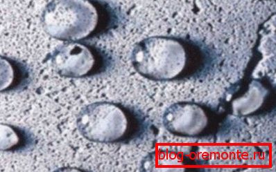 Čím viac pórov alebo prasklín v materiáli, tým väčšia je pravdepodobnosť zníženia všetkých jeho vlastností Čím viac pórov alebo prasklín v materiáli, tým väčšia je pravdepodobnosť zníženia všetkých jeho vlastností