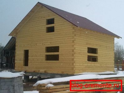Ak je možnosť zakúpiť masívne drevo s dĺžkou 8 metrov, potom bude konštrukcia domu ešte jednoduchšia. Ak je možnosť zakúpiť masívne drevo s dĺžkou 8 metrov, potom bude konštrukcia domu ešte jednoduchšia.