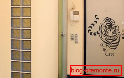 Obrázok tiger, vyrobený pomocou šablóny Ako zvýšiť staré interiérové dvere ako zušľachťovať staré interiérové dvere