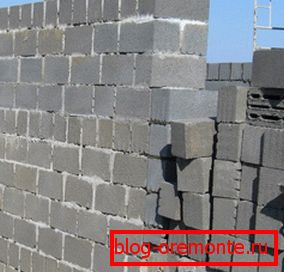 Murivo z korpustilých blokov Murivo z korpustilých blokov