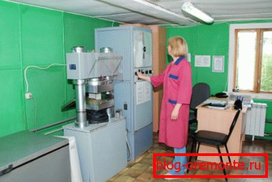 Kontrola betónu v laboratóriu Kontrola betónu v laboratóriu