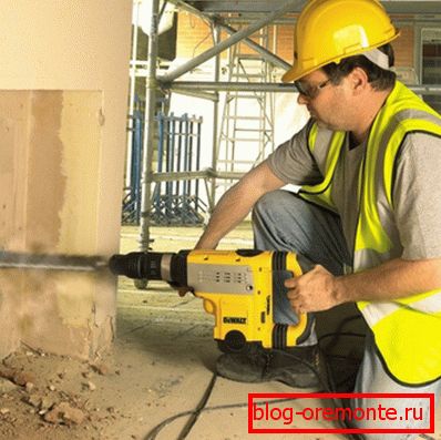 Amatérske fotografie profesionálneho punca v práci Amatérske fotografie profesionálneho punca v práci
