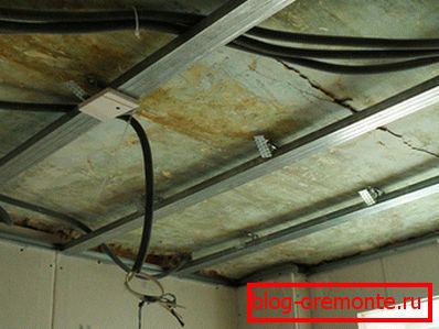 Elektrické vedenie v zvlnení Elektrické vedenie v zvlnení