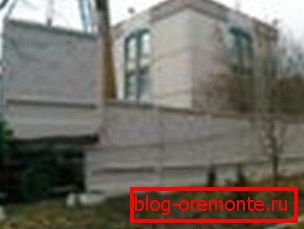 Inštalácia sa vykonáva pomocou žeriavu