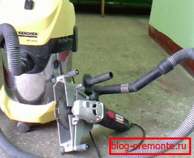Na fotografii je zobrazené elektrické náradie v spojení s priemyselným vysávačom. Na fotografii je zobrazené elektrické náradie v spojení s priemyselným vysávačom.