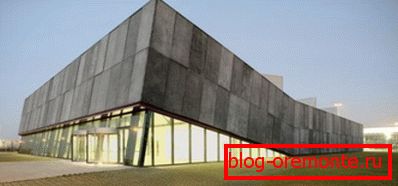 V foto - modernej architektúre s použitím 