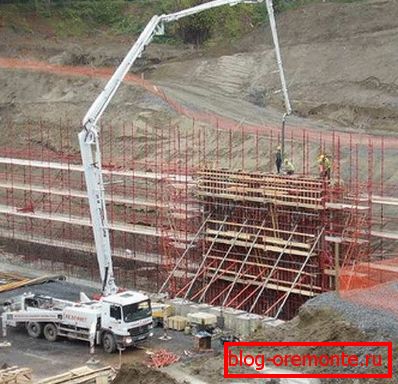 Na fotografii - dodanie riešenia priamo na stavenisko. Na fotografii - dodanie riešenia priamo na stavenisko.