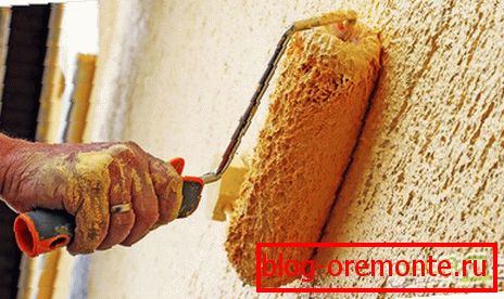 Nanášanie náteru pomocou valčeka