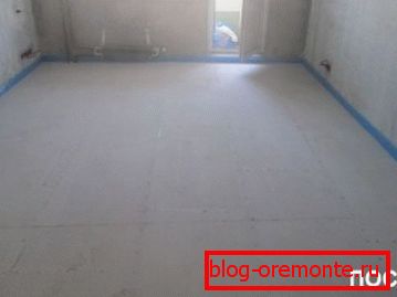 Niektoré zlúčeniny tohto typu obsahujú mnoho ďalších prísad, ktoré vám umožnia získať dokonale hladký povrch bez ďalšieho brúsenia. Niektoré zlúčeniny tohto typu obsahujú mnoho ďalších prísad, ktoré vám umožnia získať dokonale hladký povrch bez ďalšieho brúsenia.