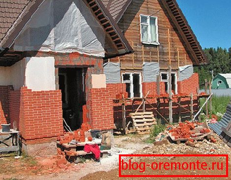 podšívka строения кирпичом