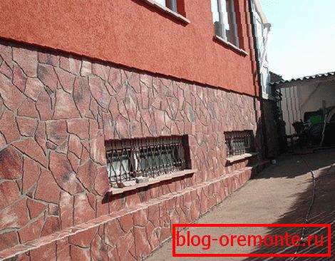 Smerom k fasáde s prírodným kameňom