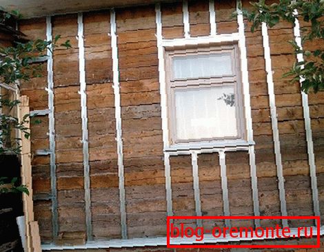 Prepravka na drevenej stene
