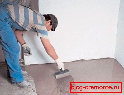 Pred položením laminátu na betónovú podlahu sa vyžaduje vyrovnanie