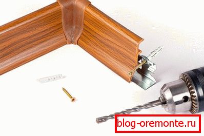 plastickýовый плинтус