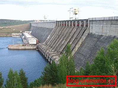 Príklad masívnej hydraulickej konštrukcie. Príklad masívnej hydraulickej konštrukcie.