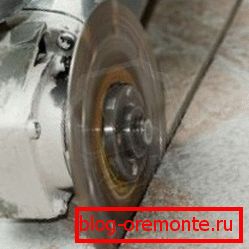 Rezanie betónu pozdĺž zamýšľanej línie