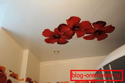 V súlade s dekoráciou stien V súlade s dekoráciou stien