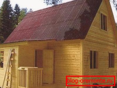 Exteriér bytového domu 6x8 s malým rozšírením. Exteriér bytového domu 6x8 s malým rozšírením.