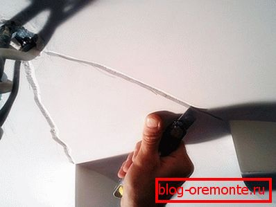 Odstraňovanie trhlín v železobetónových stropoch Odstraňovanie trhlín v železobetónových stropoch